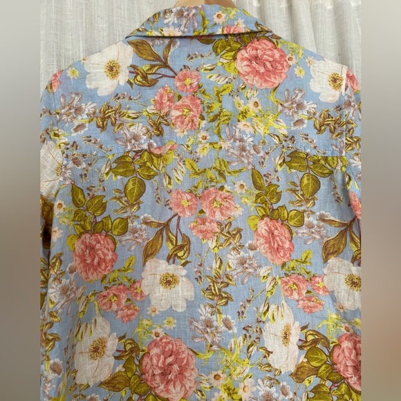 Joie Pastel Floral 100% Linen Button down collared shirt size medium. - Picture 7 of 8